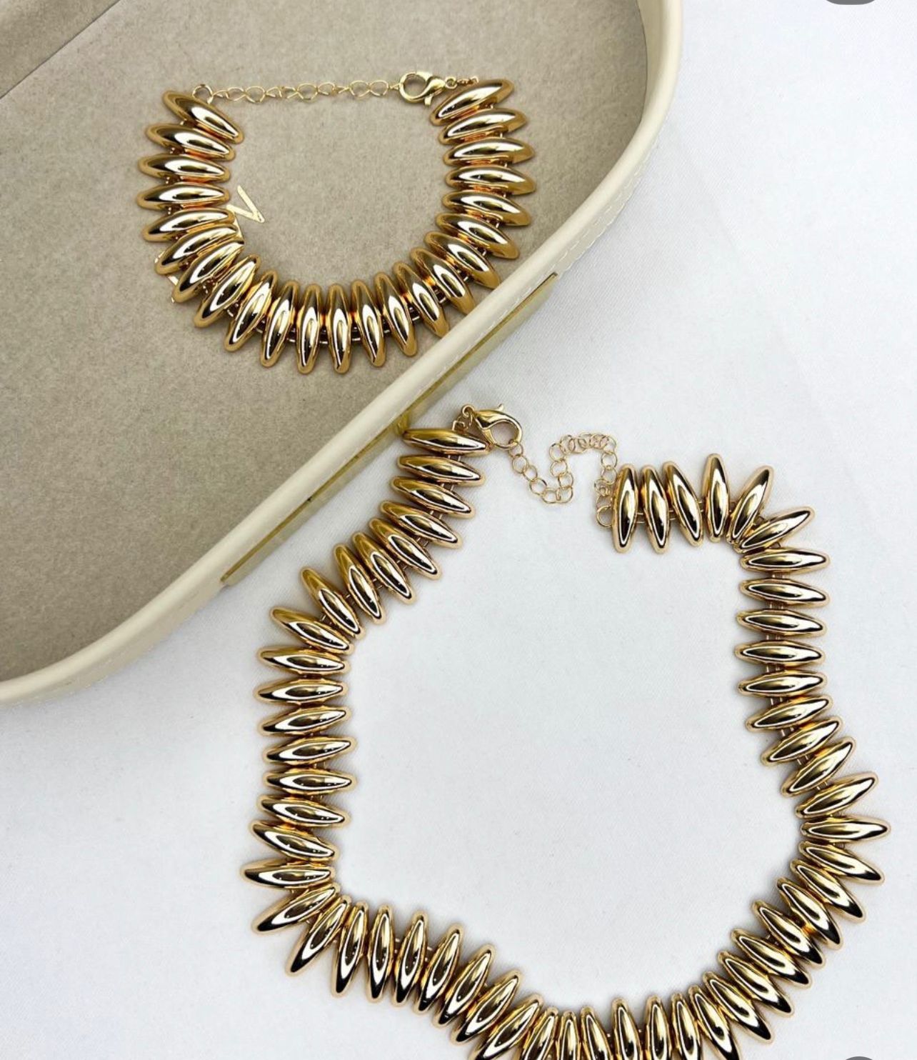 Maxi colar dourado
